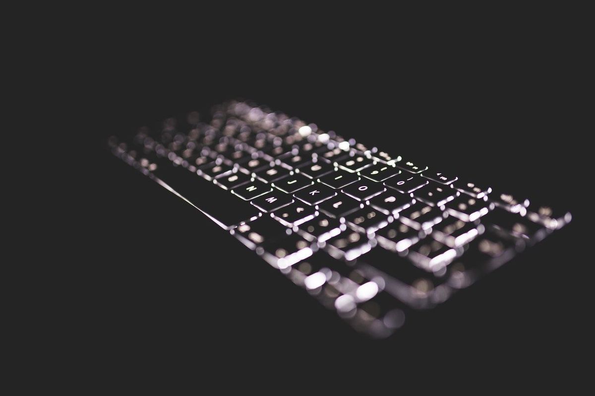 Secure your messaging with Dino: An End-to-End encryption chat client for Linux and macOS