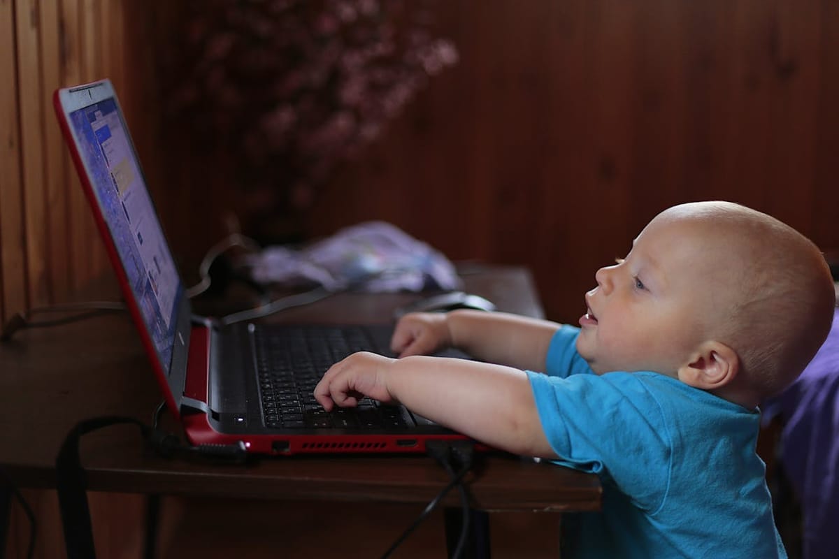 Keeping Your Kids Safe Online: How DNS Servers Can Help? Using DNS Servers Apps As Parental Controls, Benefits and Limitations