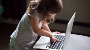 الإنترنت الآمن للأطفال : كيف تحمي طفلك من خطر الإنترنت